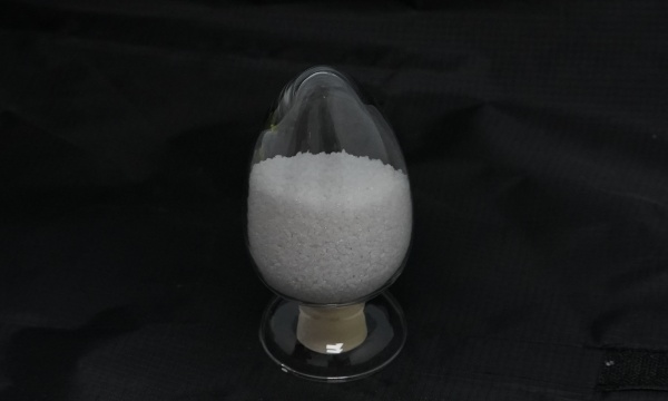 氧化鋯砂在光學器件制造中的關(guān)鍵作用